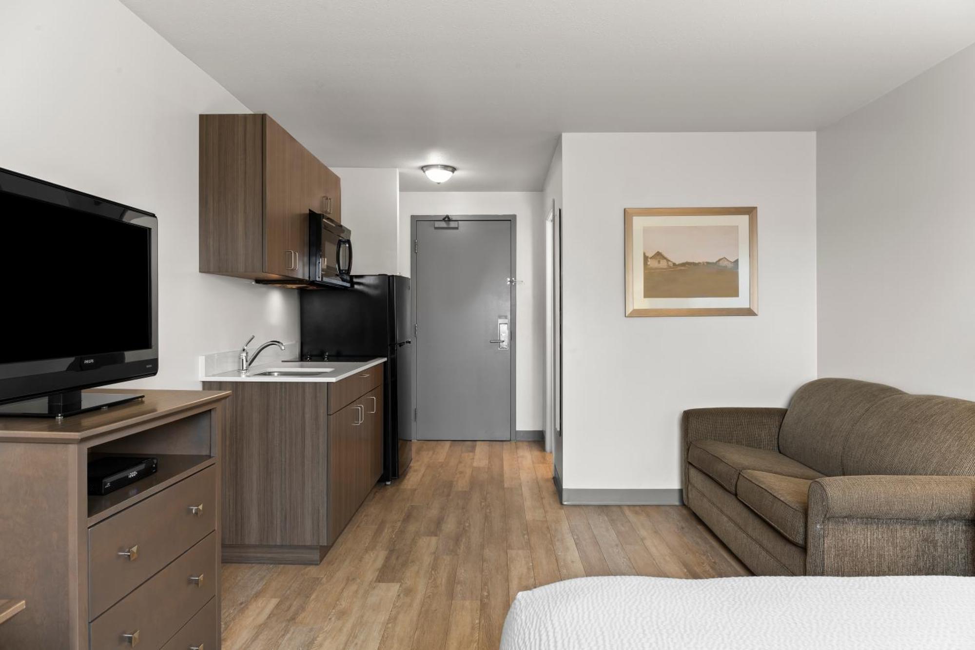 Days Inn By Wyndham Steinbach Экстерьер фото
