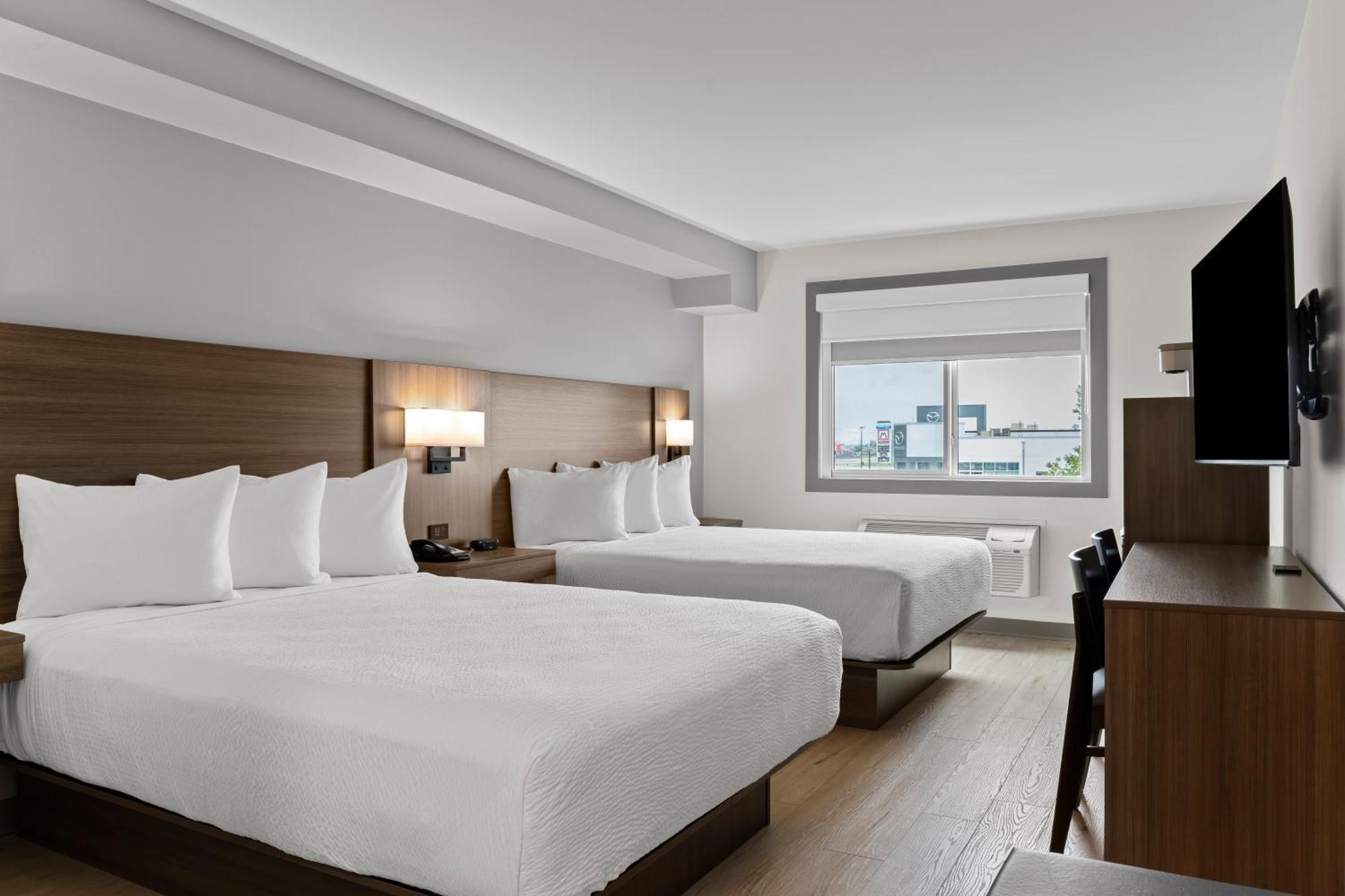 Days Inn By Wyndham Steinbach Экстерьер фото