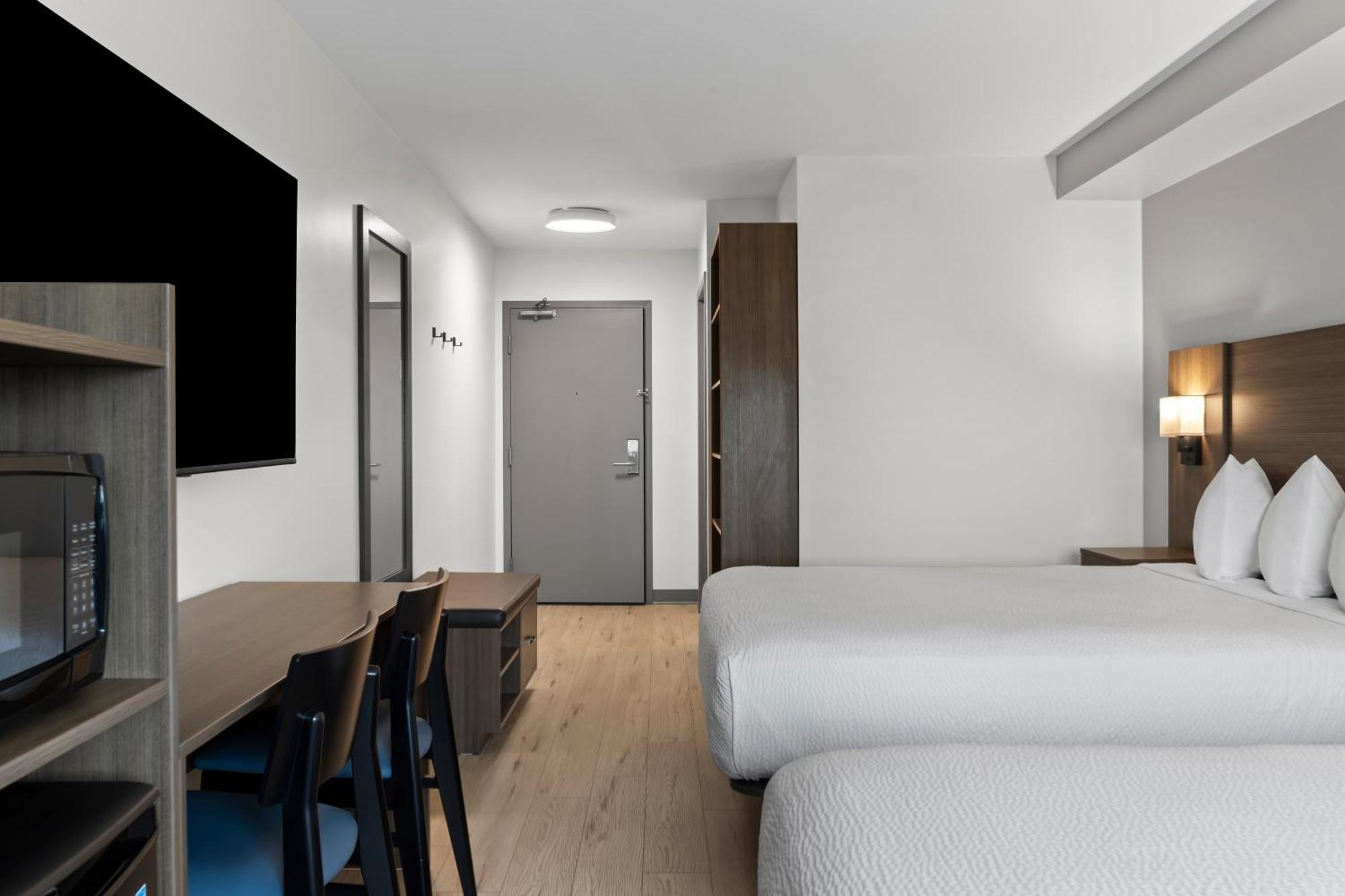Days Inn By Wyndham Steinbach Экстерьер фото