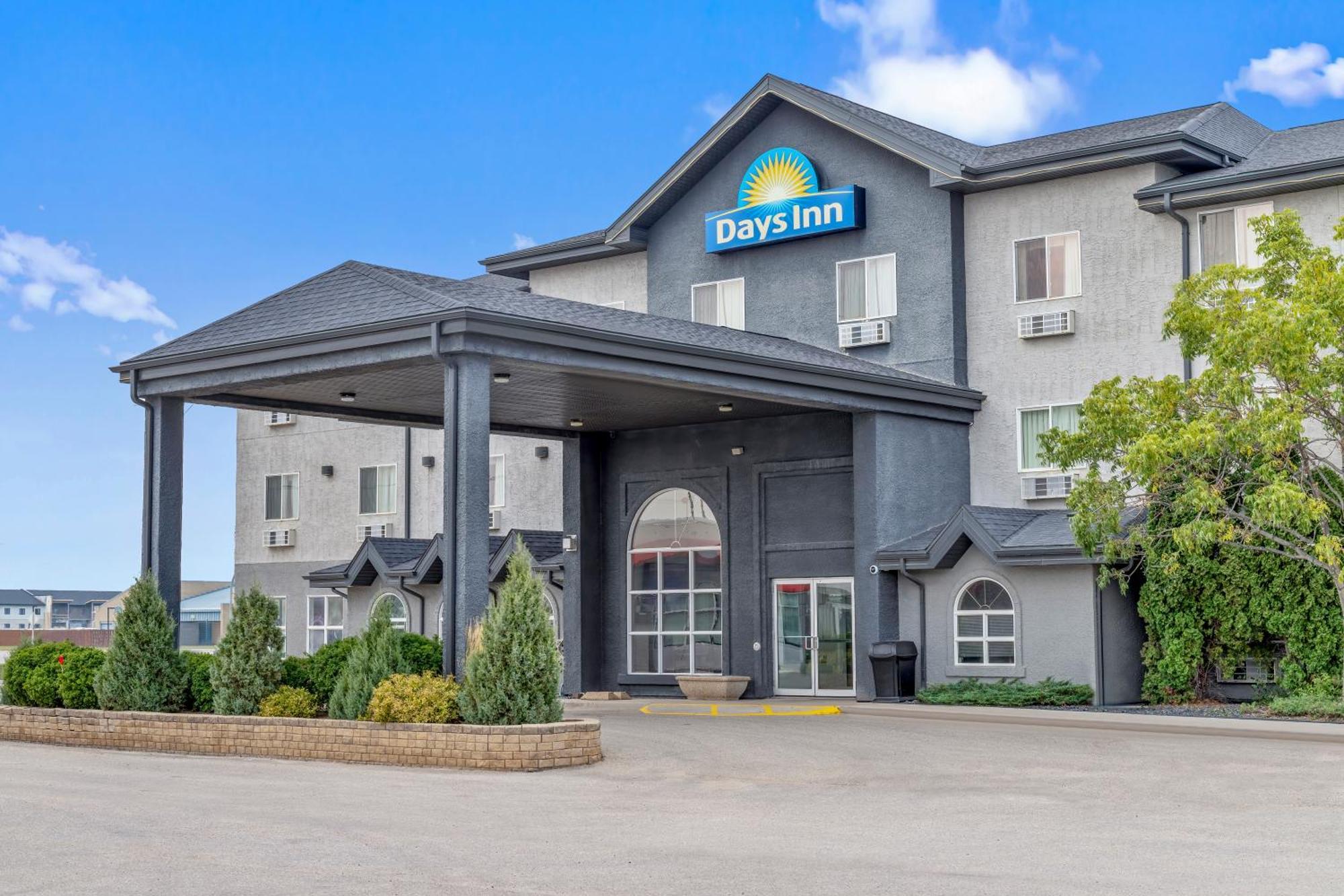 Days Inn By Wyndham Steinbach Экстерьер фото