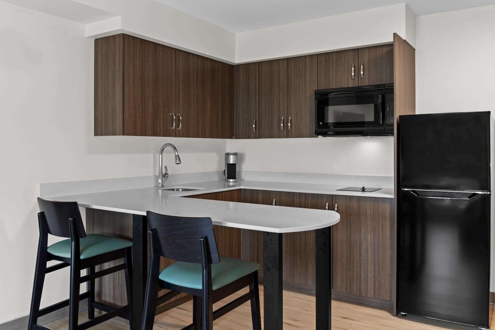 Days Inn By Wyndham Steinbach Экстерьер фото